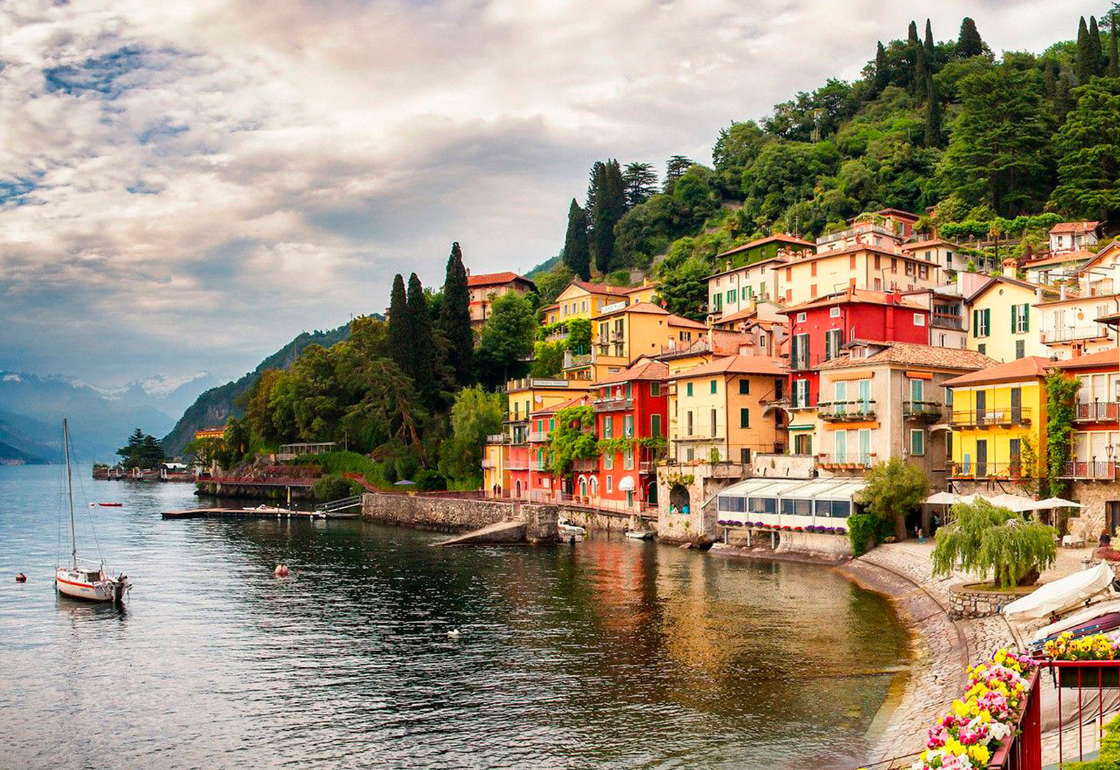charming-village-bellagio-lake-como-exploration-destination_2 Charming and colorful village of Bellagio on Lake Como, a picturesque destination for exploration from Villa Wirnica.