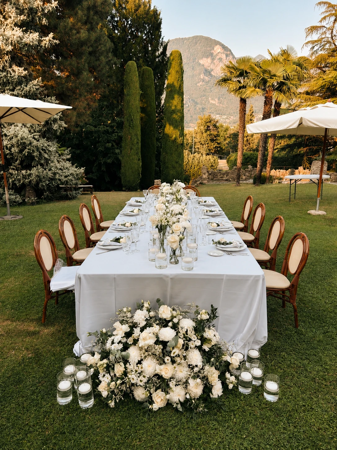 Elegant outdoor wedding reception in the private gardens of Villa Wirnica near Lake Como Outdoor wedding reception at Villa Wirnica near Lake Como